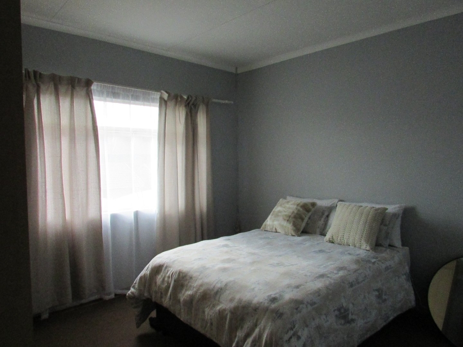 2 Bedroom Property for Sale in Pellissier Free State